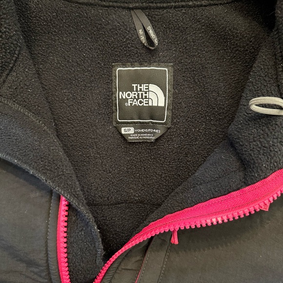 The North Face Women’s Denali Jacket Size Small - Picture 10 of 10